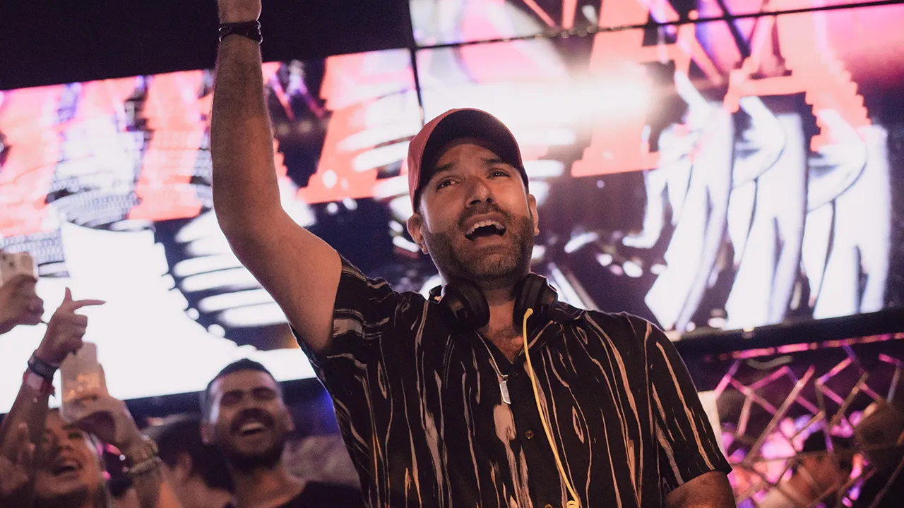 DJ Paul en Discoteca Élite, Arequipa — pista llena